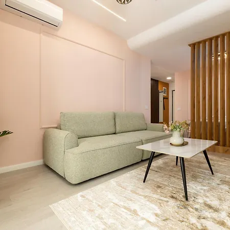 Ambre - Bold Design Apartment Bucharest