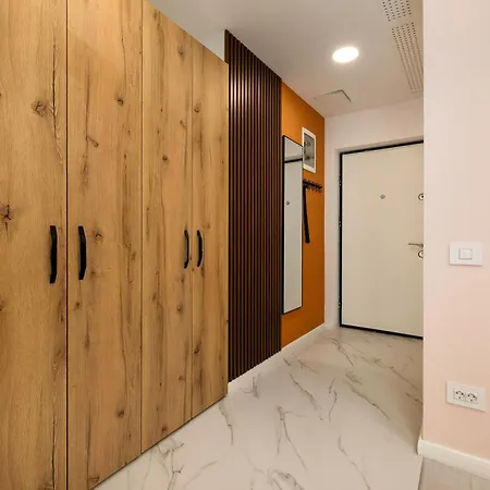 Ambre - Bold Design Apartment Bucharest