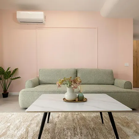Ambre - Bold Design Apartment *